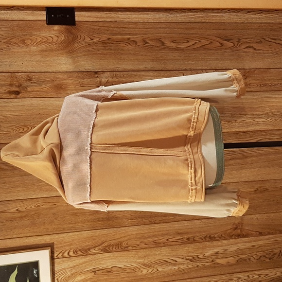 🥮POL Hooded Tan and Cream Zipper Cropped Jacket (Large)🥮 - Picture 6 of 10